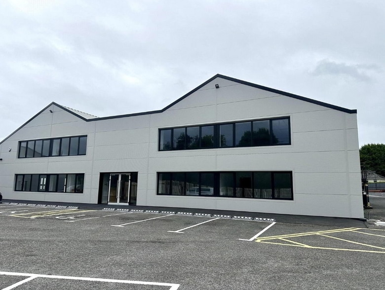 72 Cathedral Rd, Armagh for lease - Primary Photo - Image 1 of 2