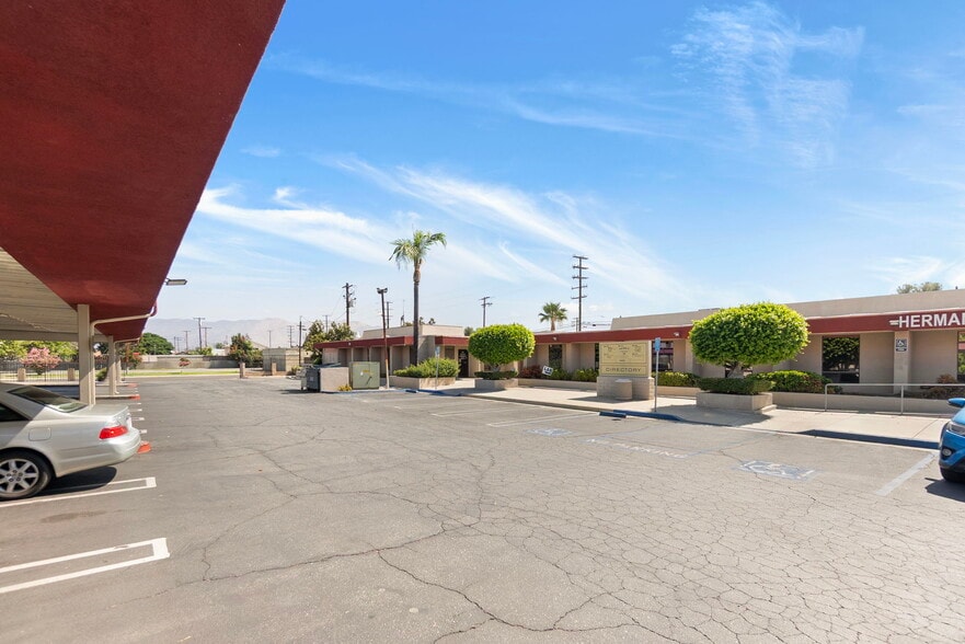 361-397 N San Jacinto St, Hemet, CA for sale - Building Photo - Image 2 of 34