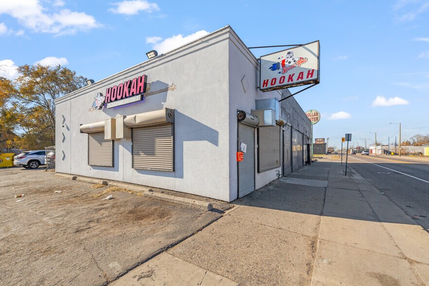 7606 E 7 Mile Rd, Detroit, MI for sale - Building Photo - Image 1 of 20