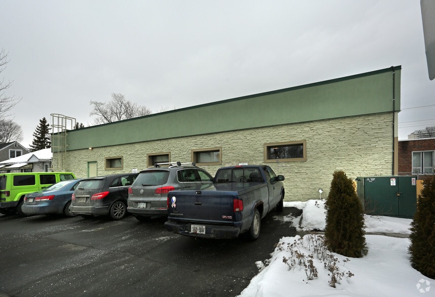 942 Merivale Rd, Ottawa, ON for sale - Building Photo - Image 2 of 2
