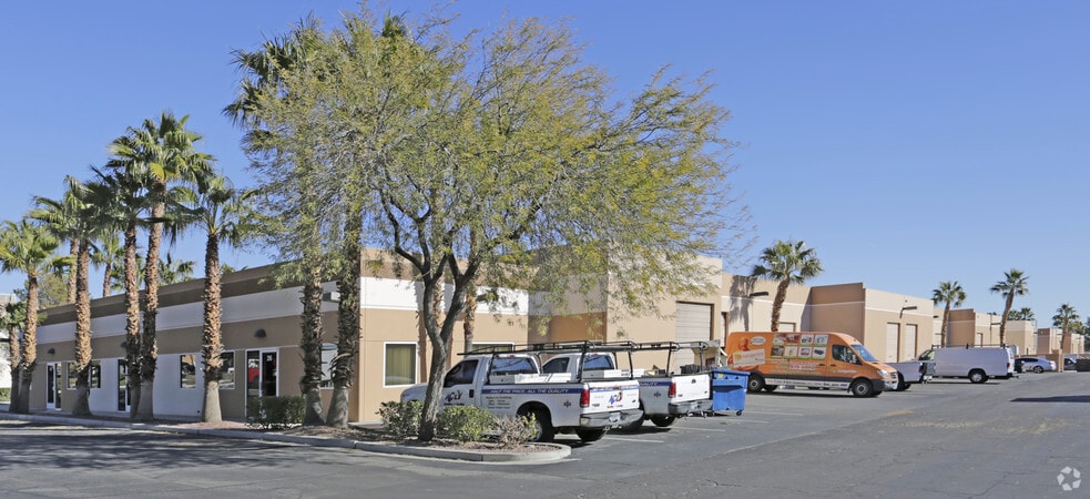 6255 McLeod Dr, Las Vegas, NV for lease - Primary Photo - Image 1 of 2