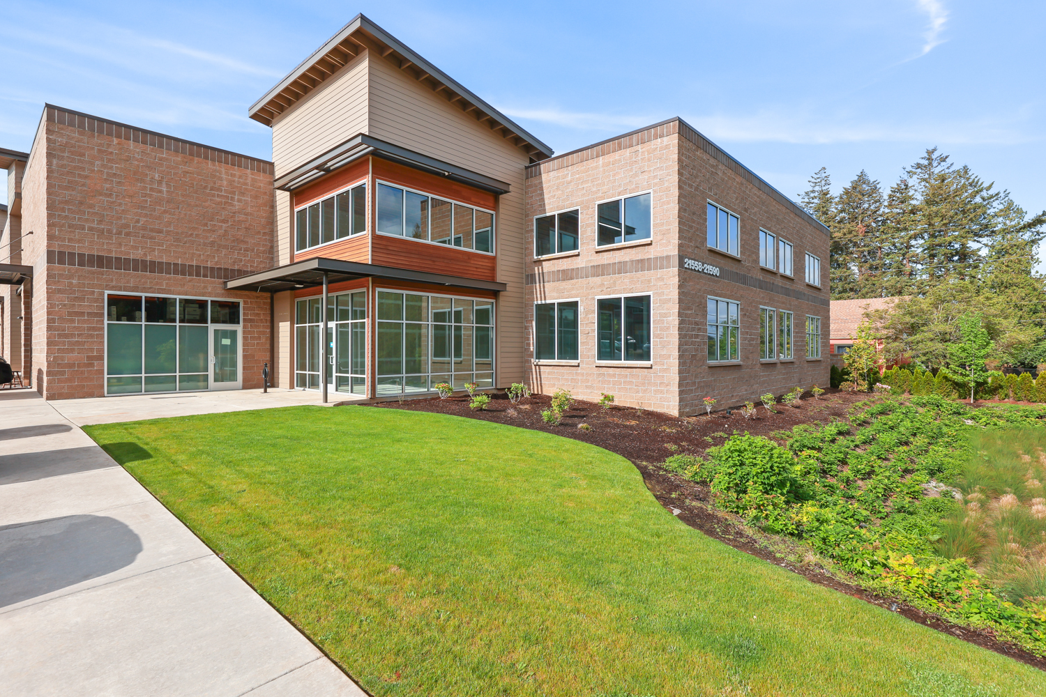 21600 SE Stark St, Gresham, OR for lease Building Photo- Image 1 of 29