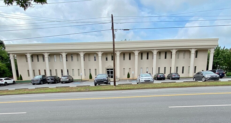 333 Sandy Springs Cir NE, Sandy Springs, GA for lease - Building Photo - Image 2 of 2