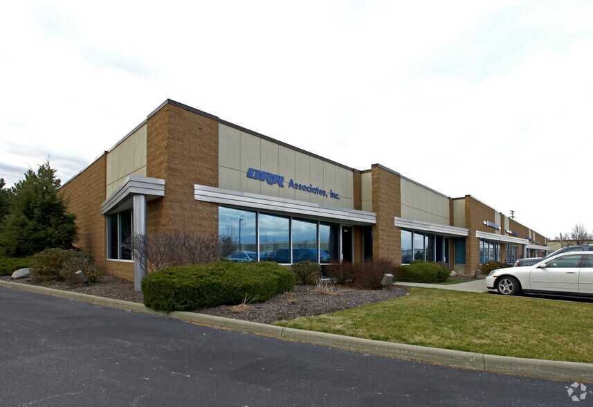 905 Canterbury Rd, Westlake, OH 44145