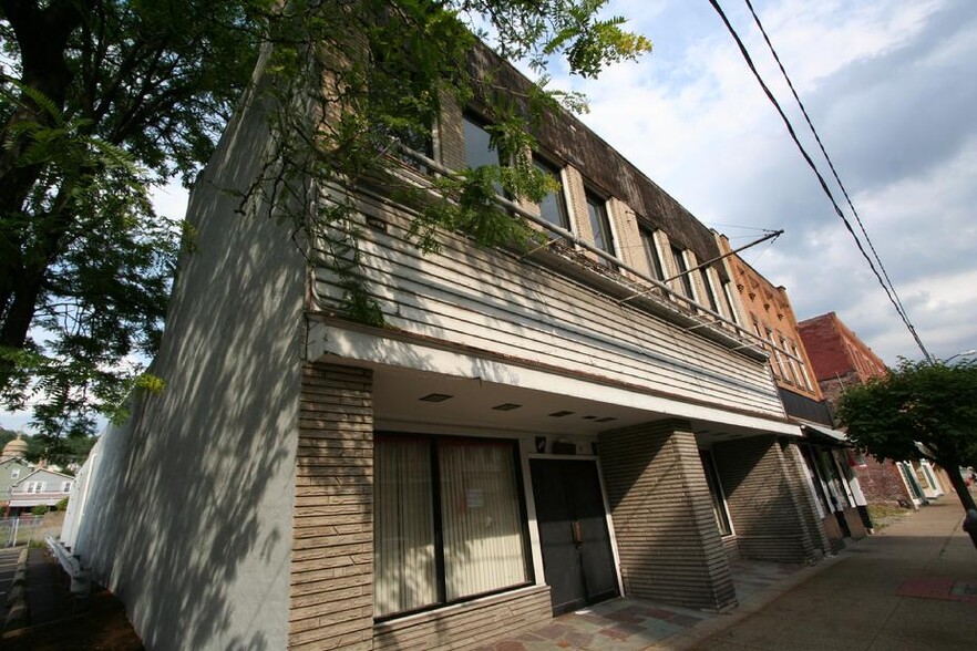 450-452 Merchant St, Ambridge, PA for sale - Building Photo - Image 1 of 1