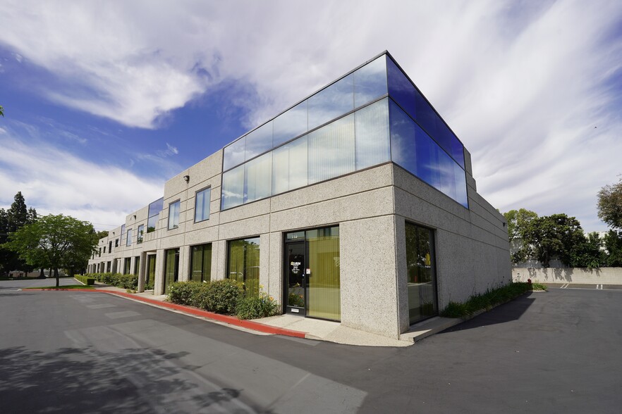 431 W Lambert Rd, Brea, CA for lease - Building Photo - Image 1 of 5