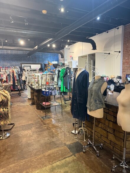 163 S Main St, Keller, TX for lease - Interior Photo - Image 3 of 10