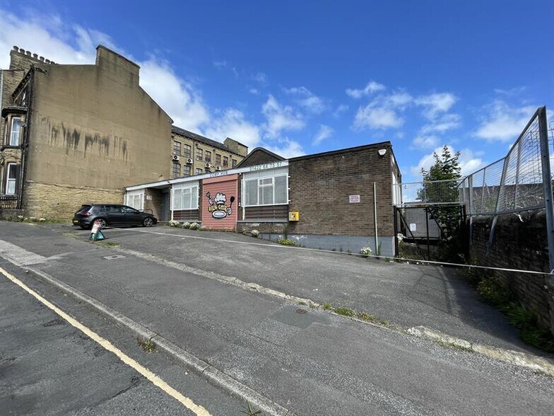 36 Gibbet St, Halifax for sale - Building Photo - Image 1 of 8