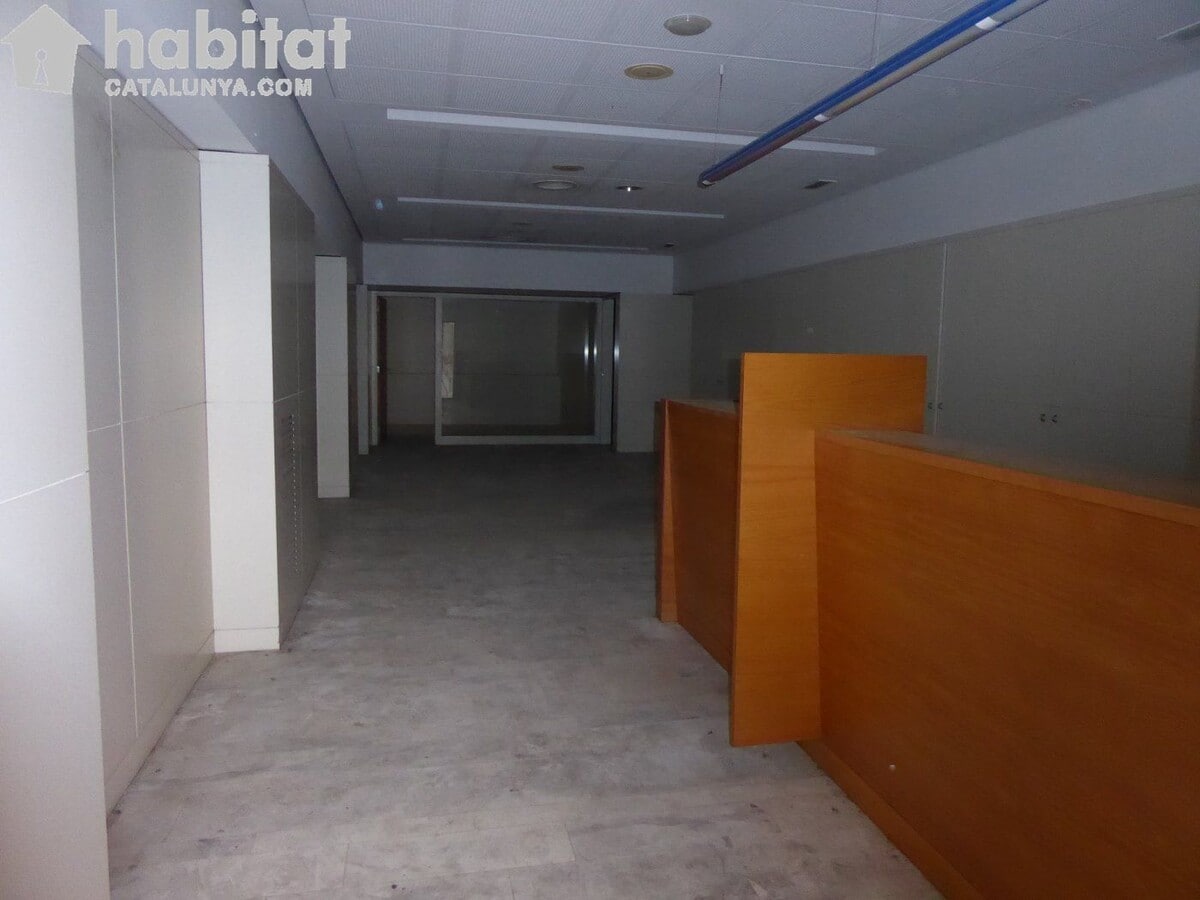 Sant Andreu de la Barca, BAR 08740 - - - Interior Photo - Image 1 of 2