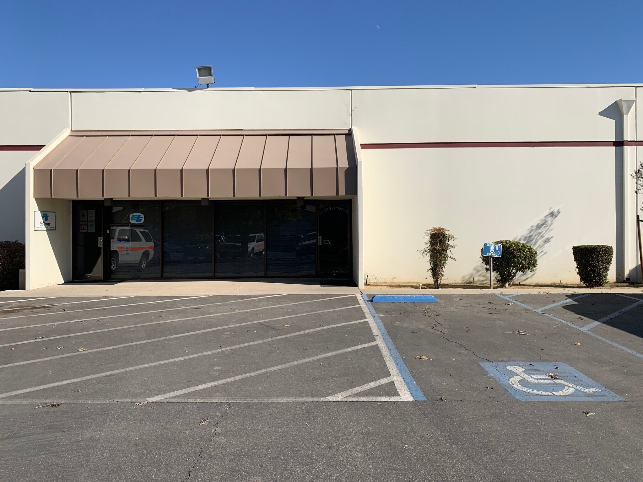 1824 Norris Rd, Bakersfield, CA for lease Building Photo- Image 1 of 2