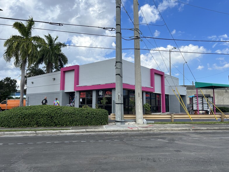 3700 Le Jeune Rd, Miami, FL for sale - Building Photo - Image 2 of 8