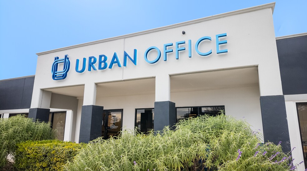 8637 Fredericksburg Rd, San Antonio, TX for lease - Building Photo - Image 2 of 6