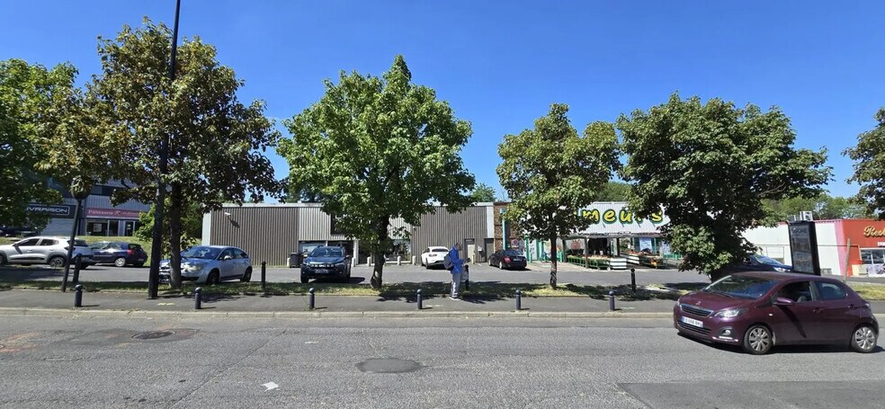 Retail in Champigny-sur-Marne for lease - Building Photo - Image 2 of 6