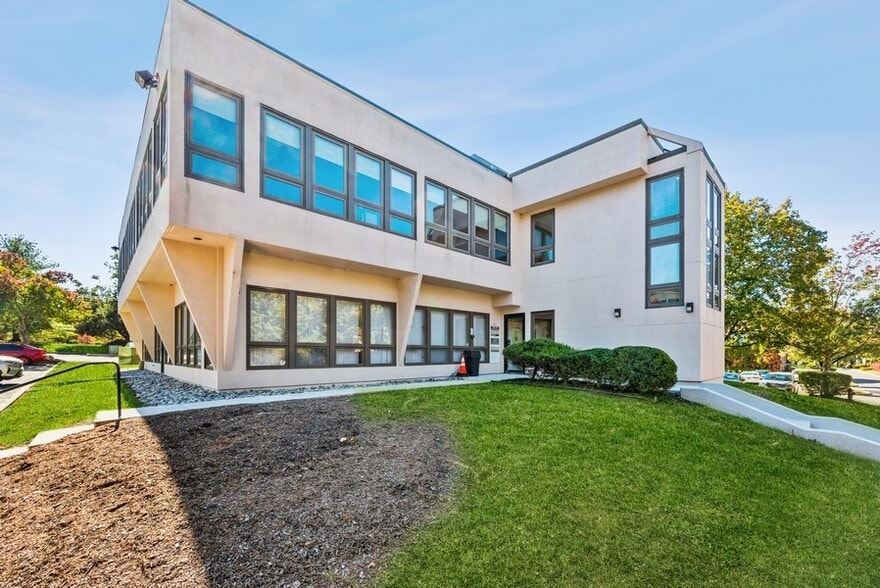 674 US Highway 202, Bridgewater, NJ for lease - Building Photo - Image 1 of 36