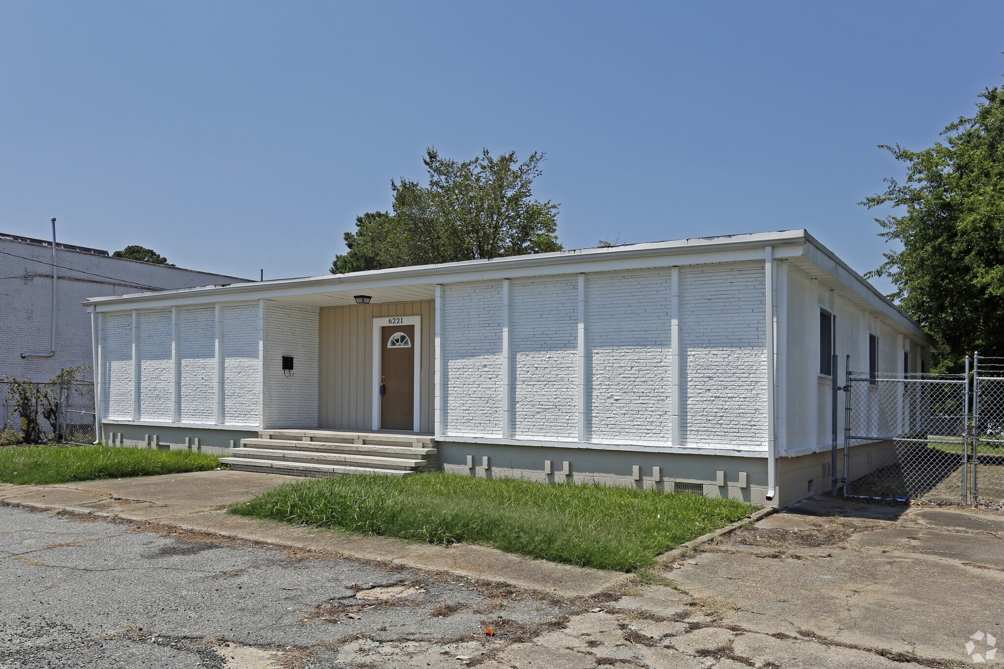 6221 Sewells Point Rd, Norfolk, VA for sale Primary Photo- Image 1 of 1