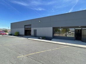 210-290 N Redwood Rd, North Salt Lake, UT for lease Building Photo- Image 2 of 4
