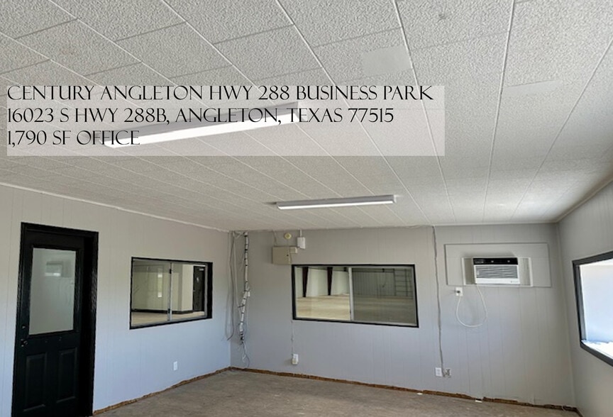16023 South Hwy, Angleton, TX for lease - Interior Photo - Image 2 of 9