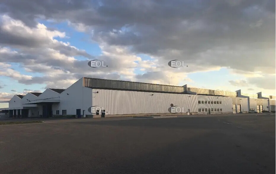 Industrial in Nîmes for lease - Building Photo - Image 1 of 3