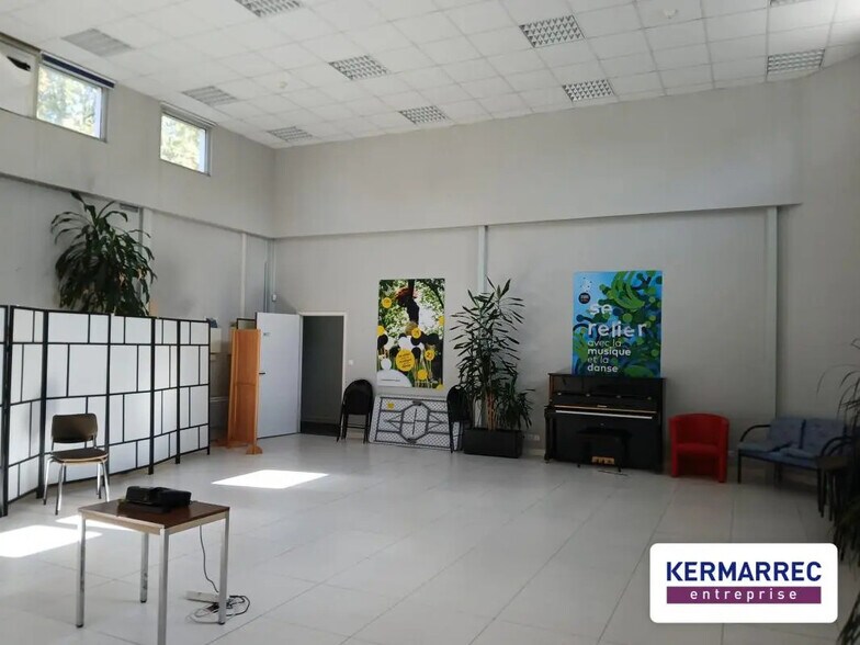 Office in Orvault for lease - Building Photo - Image 3 of 5