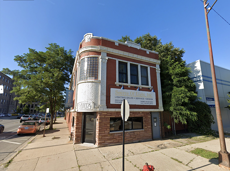 229 N Damen Ave, Chicago, IL for lease - Primary Photo - Image 2 of 14