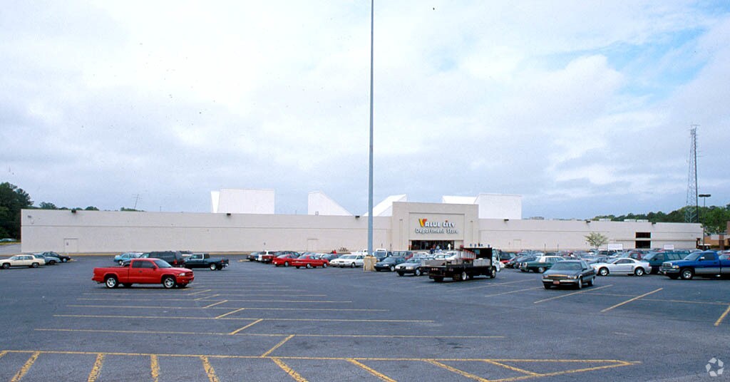 6527 Tara Blvd, Jonesboro, GA 30236 Southside Discount Mall