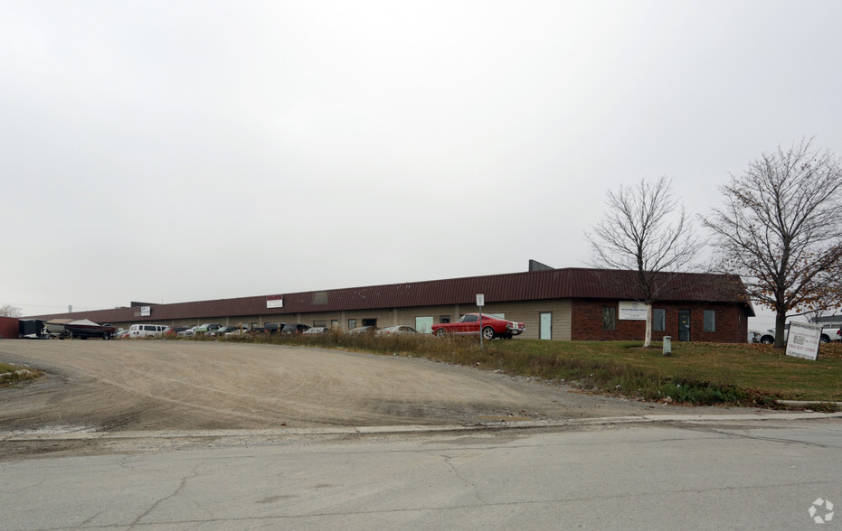 1140 Heritage Rd, Burlington, ON for lease - Primary Photo - Image 1 of 4