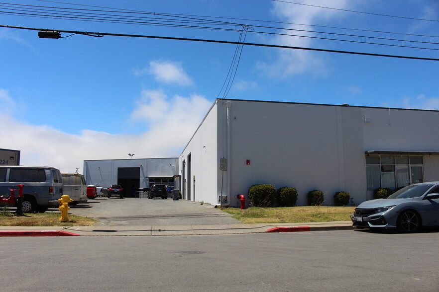 212-218 Ryan Way, South San Francisco, CA for lease - Building Photo - Image 2 of 12