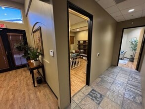 8422 E Shea Blvd, Scottsdale, AZ for lease Interior Photo- Image 1 of 6