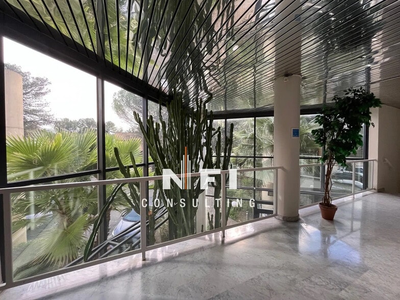 Office in Antibes for sale - Interior Photo - Image 2 of 5