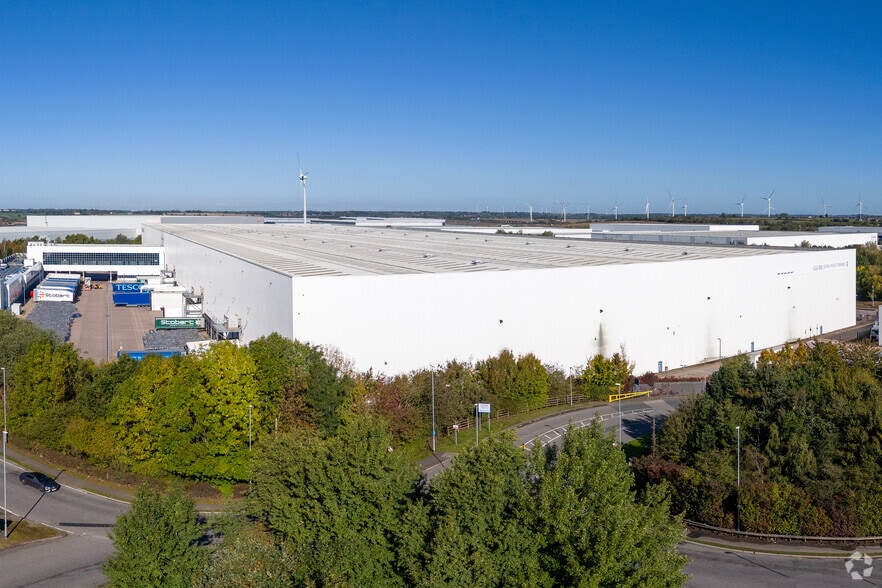 Saxon Dr, Northampton for sale - Primary Photo - Image 1 of 1