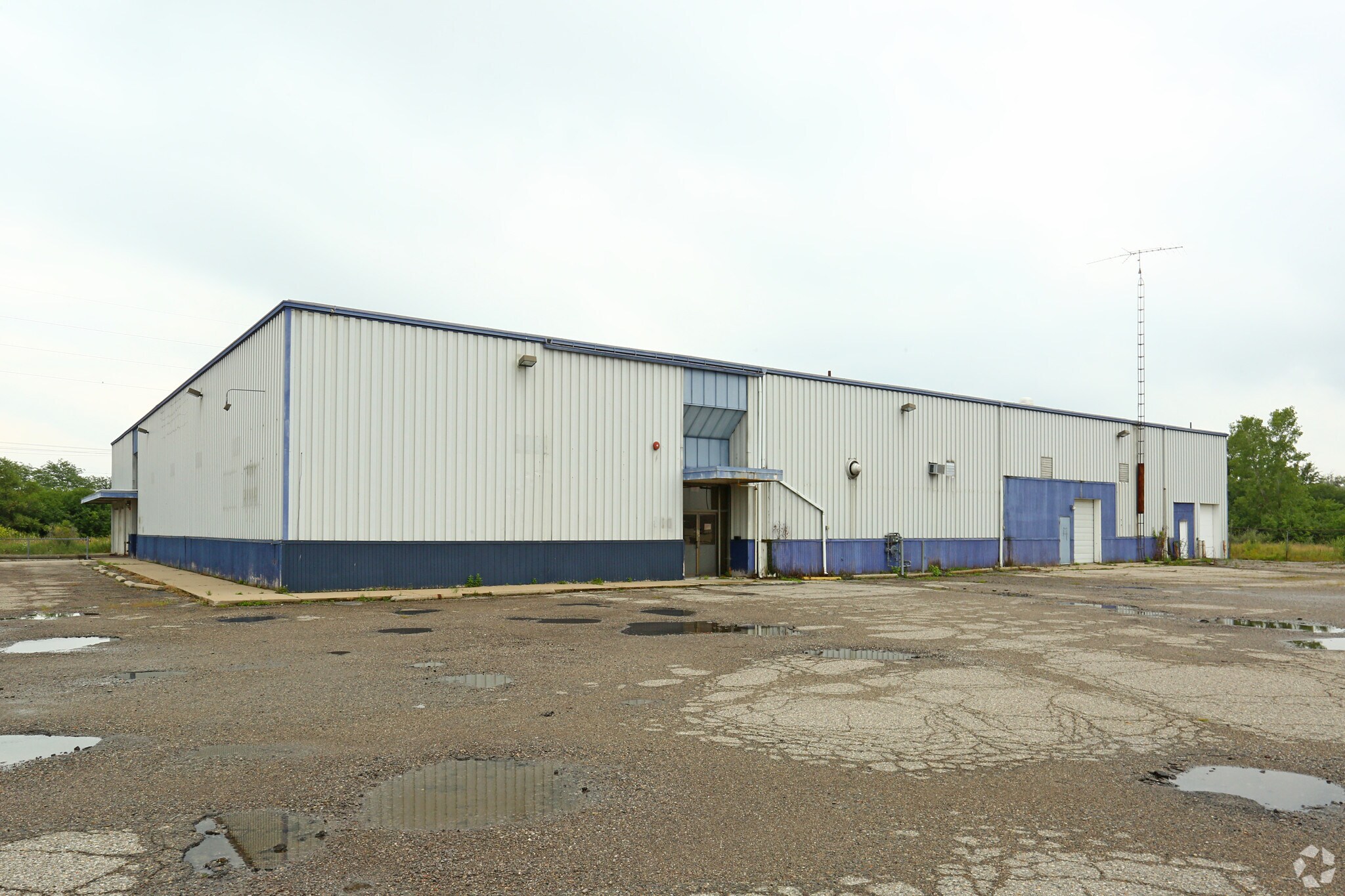 3070 S Linden Rd, Flint, MI for sale Primary Photo- Image 1 of 1