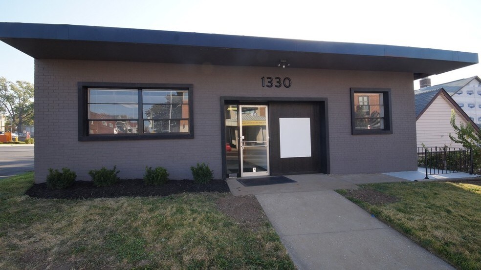 1330 Hampton Ave, Saint Louis, MO 63139