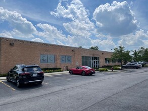 1321 Tower Rd, Schaumburg, IL for lease Building Photo- Image 1 of 33