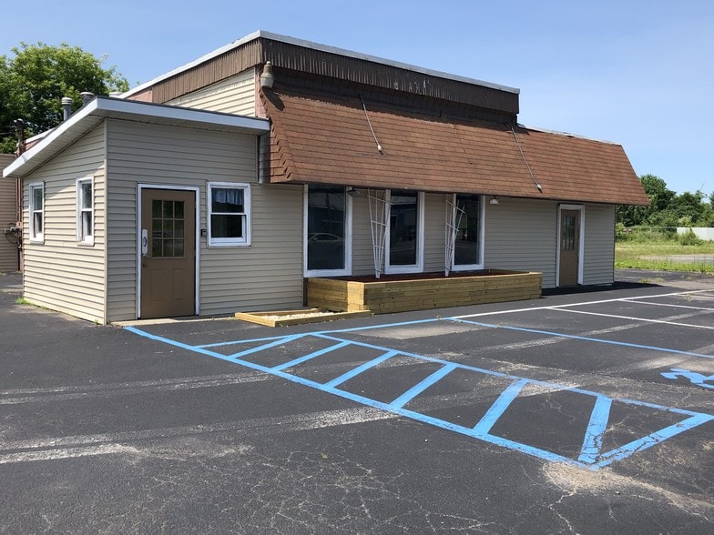 1621 US Route 9W, Selkirk, NY for sale - Building Photo - Image 1 of 1