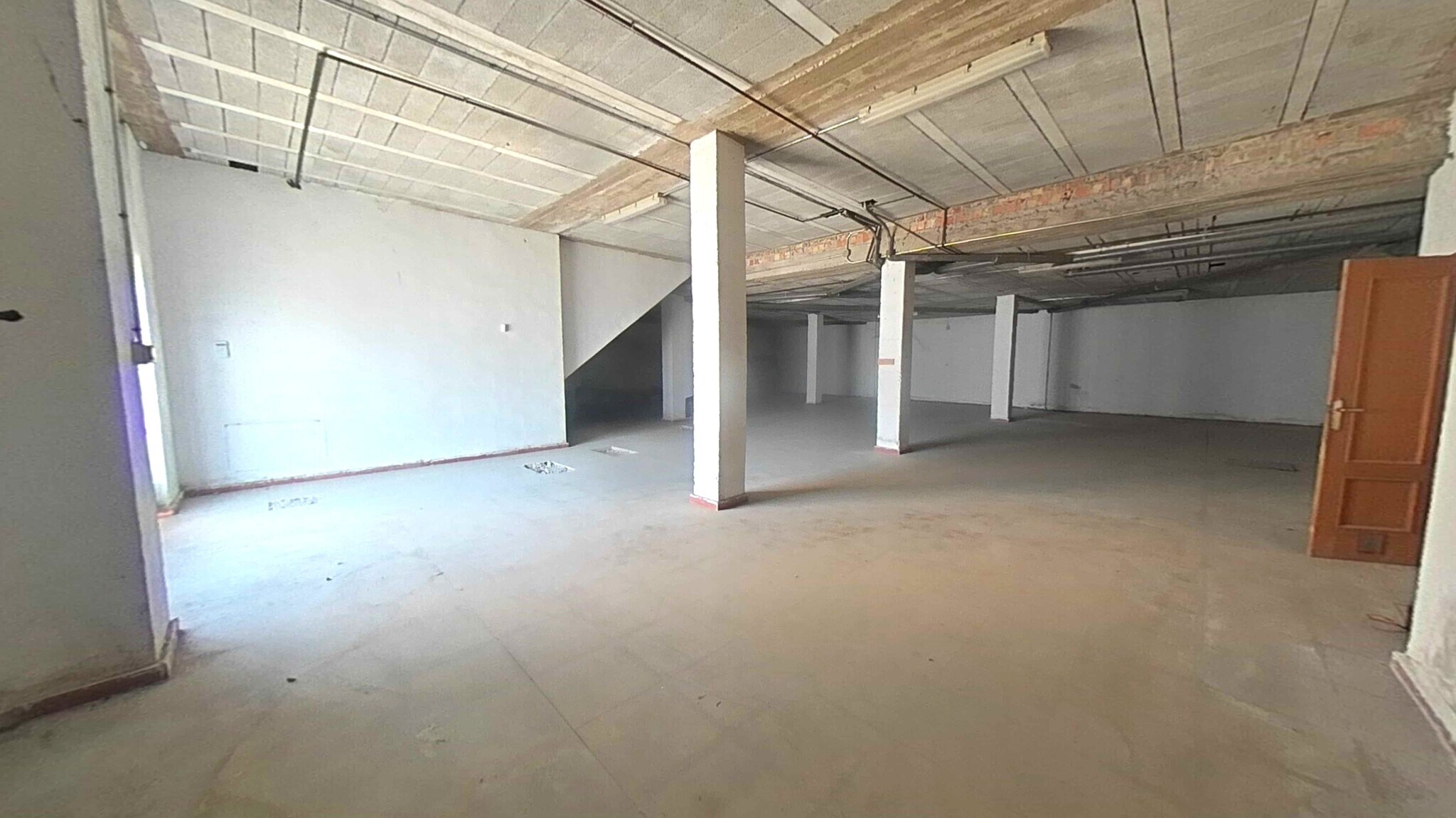 Retail in Cazalilla for sale Building Photo- Image 1 of 13