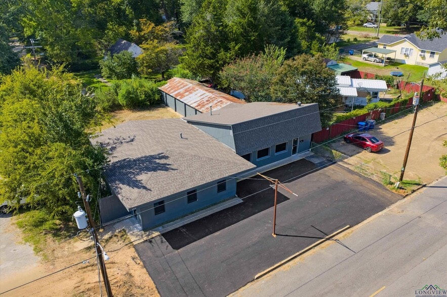 1709 Bomar St, Marshall, TX for sale - Building Photo - Image 2 of 13