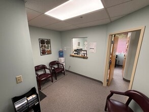 40 Dale Rd, Avon, CT for lease Interior Photo- Image 2 of 8