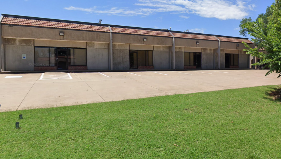 220 NE 38th Ter, Oklahoma City, OK for lease - Building Photo - Image 3 of 3