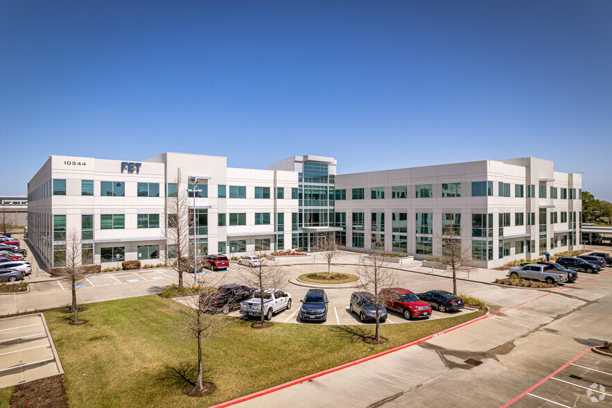 10344 Sam Houston Park Dr, Houston, TX for lease - Building Photo - Image 1 of 19