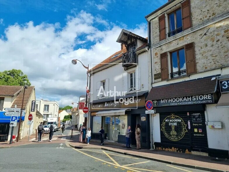 Flex in Brétigny-sur-Orge for sale - Building Photo - Image 1 of 3