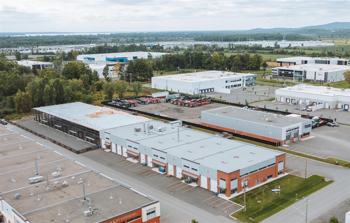 222 Rue Poirier, Saint-eustache, QC for sale Primary Photo- Image 1 of 1