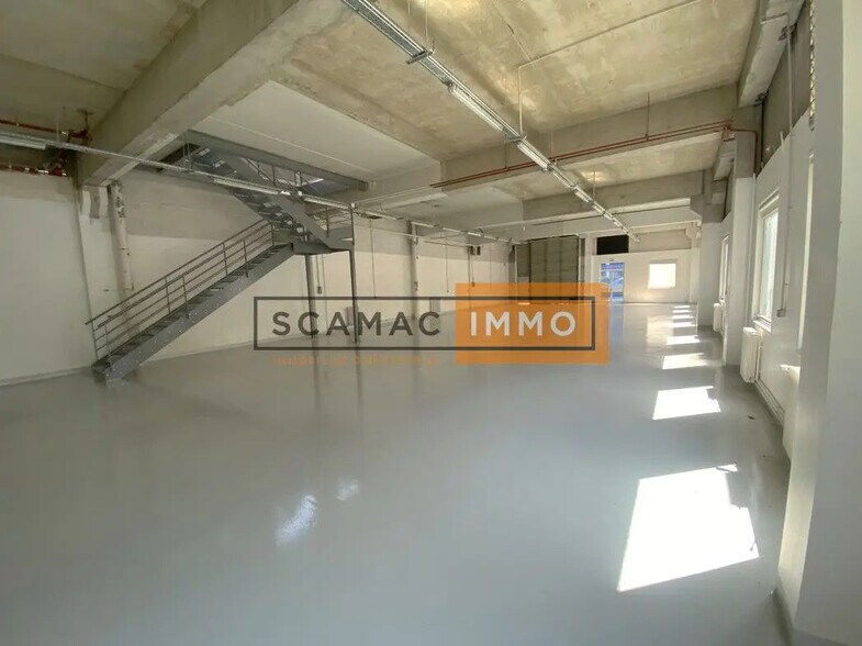 Industrial in Lognes for lease - Building Photo - Image 2 of 7