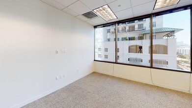 80 SW 8th St, Miami, FL for lease Interior Photo- Image 2 of 18