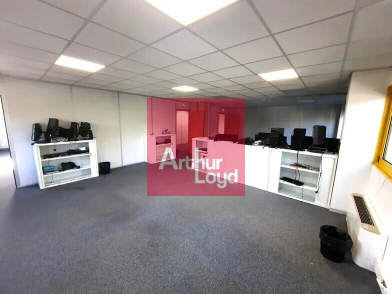 Office in Aubière for lease - Interior Photo - Image 3 of 11