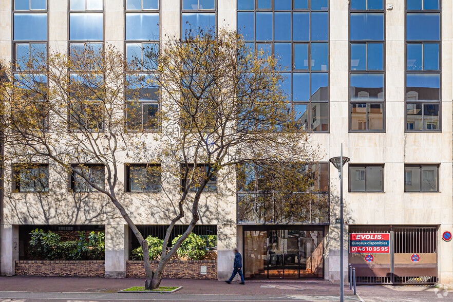 Office in Issy-les-Moulineaux for lease - Building Photo - Image 3 of 5