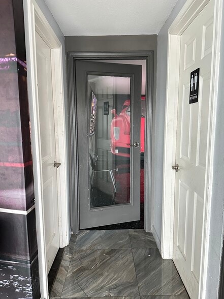 9318 Ronda Ln, Houston, TX for sale - Building Photo - Image 3 of 7