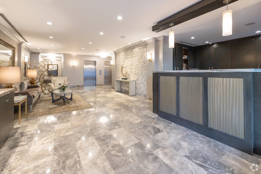 401 E 74th St, New York, NY for lease - Lobby - Image 3 of 21