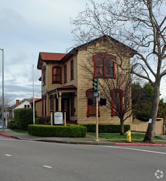 824 E St, San Rafael, CA for lease - Primary Photo - Image 1 of 25