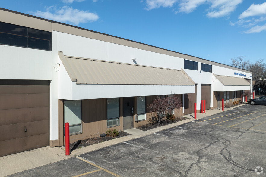 444 Lake Cook Rd, Deerfield, IL for lease - Building Photo - Image 3 of 5