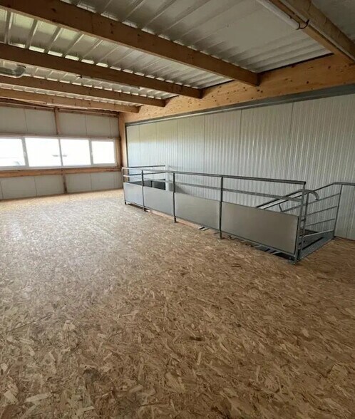 Flex in Saint-Sauveur for lease - Interior Photo - Image 2 of 4